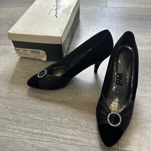 The PM Collection 9-2-5 Black Velvet Pumps Dressy High Heel Shoes 6 Rhinestones